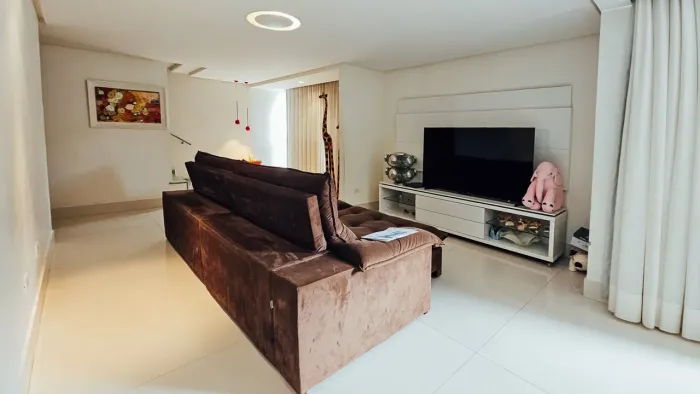 Casa Moderna de Alto Padrão em Maruípe: 3 Quartos (1 Suíte Master) e Lazer Privativo com P