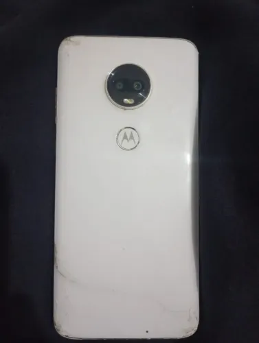 Moto G7 Branco 64GB - Ótimo Desempenho (Trincado Fio de Cabelo) - R$ 400