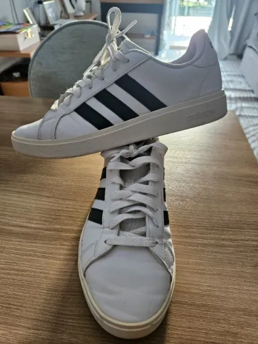 Tênis adidas grandcourt 3 listras pretas tam39