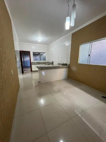 Casa com 2 quartos e 3 vagas à venda no Jardim Sônia Maria