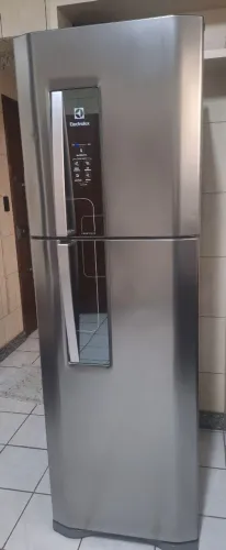 Vendo Geladeira Eletrolux- R$1850,00