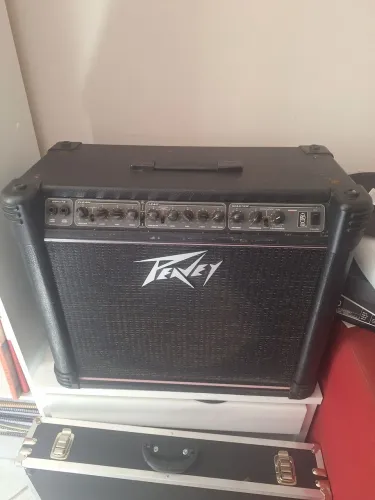 Peavey Bandit 112 Red Stripe 80W - Reverb de Mola - Clássico dos Transistores