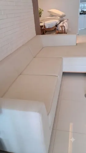 Sofá de linho com chaise