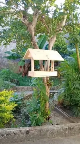 COMEDOURO EM MADEIRA ARTESANAL PARA PÁSSAROS - TODO PARAFUSADO