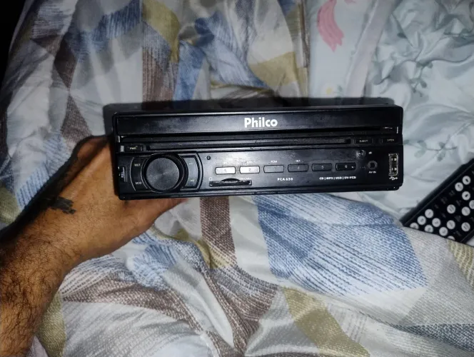 Dvd retrátil automotivo com controle remoto