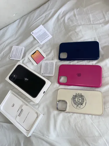 Iphone 11 com caixa e acessorios