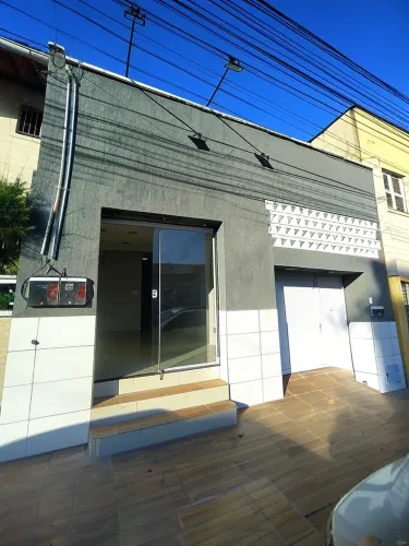 Oportunidade para quem busca visibilidade e praticidade! Com área total de 30m², espaço ab