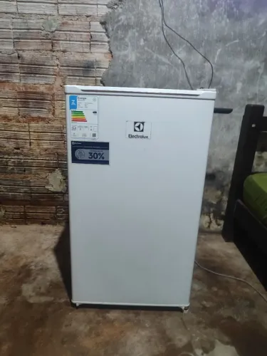 Frigobar Eletrolux 90 litros degelo 