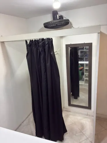 Provador duplo para loja de roupas em madeira 