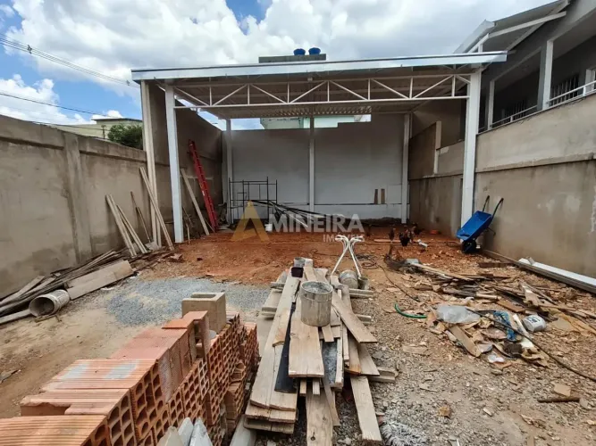 GALPÃO / DEPÓSITO / ARMAZÉM PARA ALUGAR 150mt² NO BAIRRO PALMEIRAS/BH