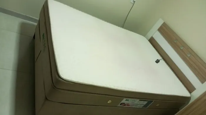 Vendo cama box com massagem 