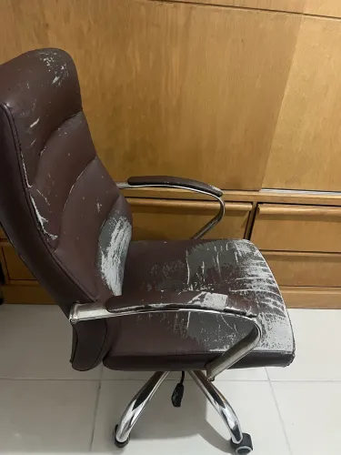 Cadeira escritório courino