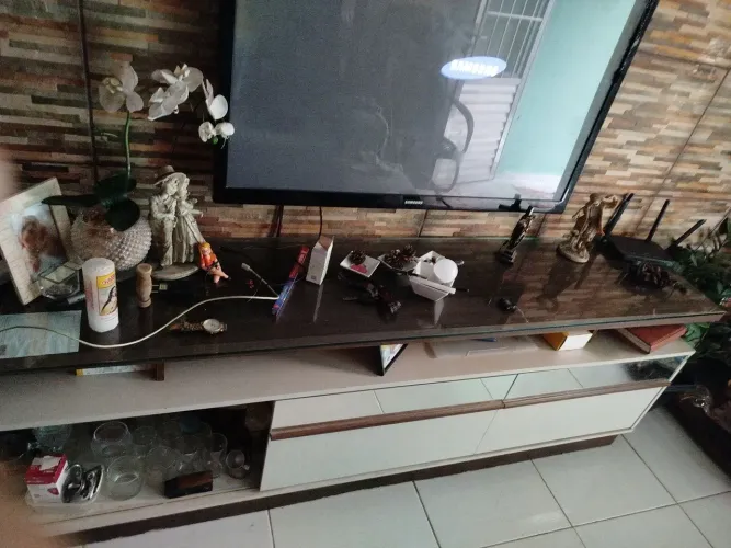 Vendo Raquer para sala, muito lindo.