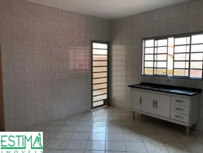 Casa Sobrado com 4 Quartos no Jardim Portugal