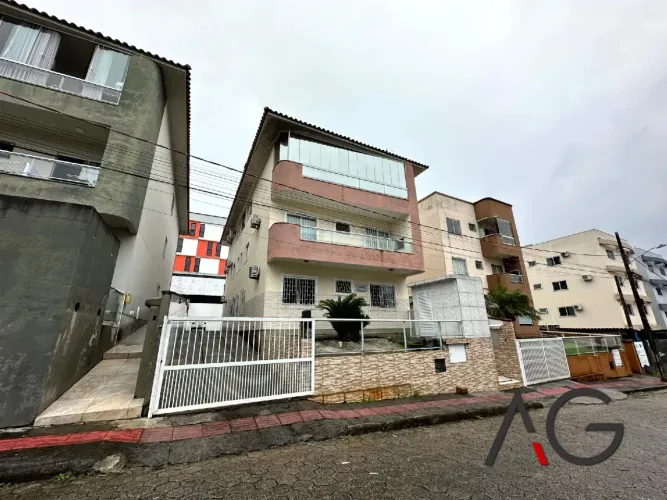 Apartamento para aluguel possui 64 m² com 2 quartos em Serraria - São José - SC