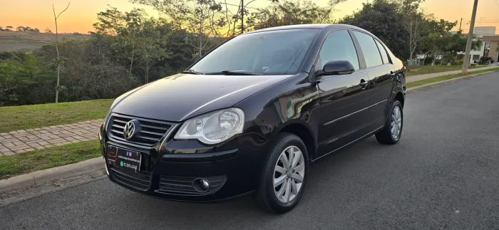 Volkswagen Polo Sedan 1.6 MI Total Flex 8V 4P 2012