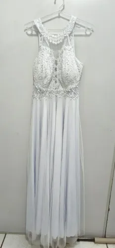 Vestido de Noiva e véu por apenas R$ 350,00