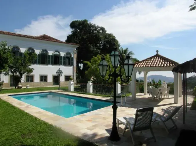 Casa / Residencial / Santa Teresa