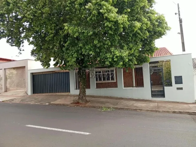 Casa à venda no centro de Londrina - Vila Larsen 1