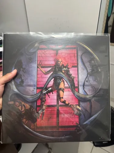 Lady Gaga - Chromatica (Disco de Vinil Trifold Preto)