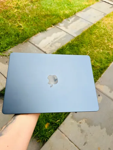 Vendo MacBook M3 novo zerado