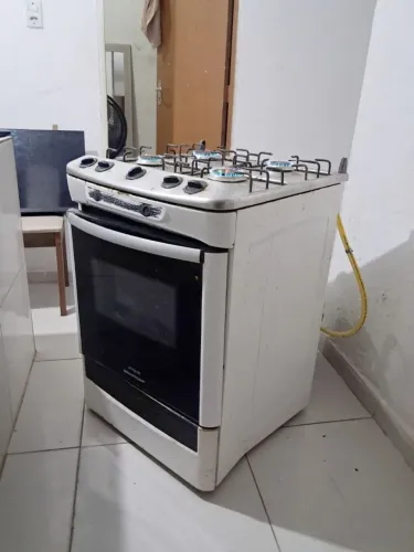 Fogão funcionando todas as bocas e forno