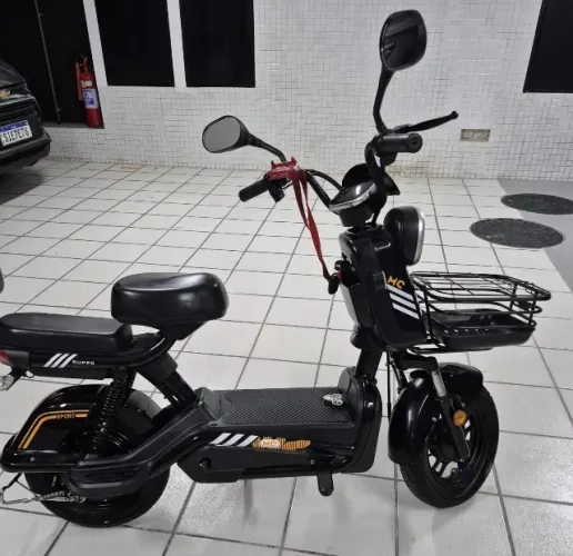 Scooter joy super zerada da moto chefe em Ipanema
