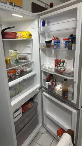 Vendo geladeira Brastemp pouco tempo de uso
