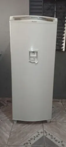 Geladeira Consul com Bebedouro na porta