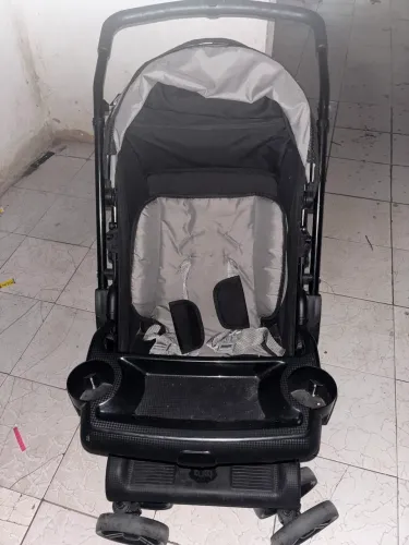 Carrinho de bebê novo