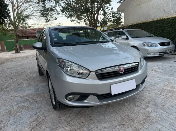 Fiat Grand Siena Essence 1.6 Flex 16V 2016