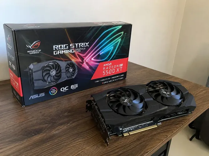 ASUS ROG Strix RX 5500 XT 8GB - Muito Conservada