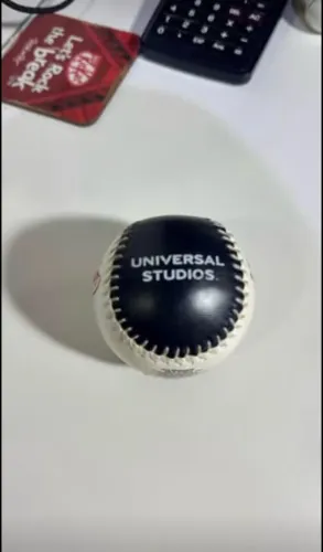 Bola de baseball temática da Disney