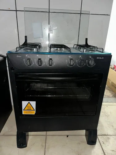 Vendo fogão 5 bc Blaslar, acendedor automático, novo.