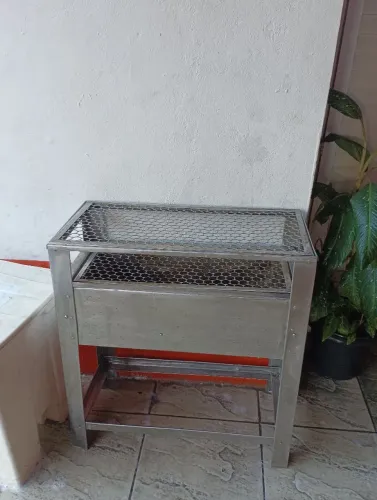Churrasqueira inoxidável para assar carnes frangos e outros...