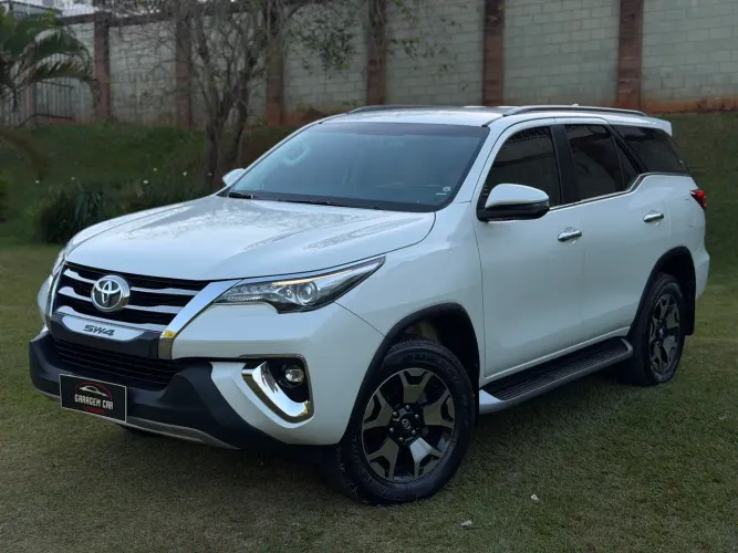 Toyota Hilux SW4 SRX Diamo. 4X4 2.8 TB DIE AUT 2019