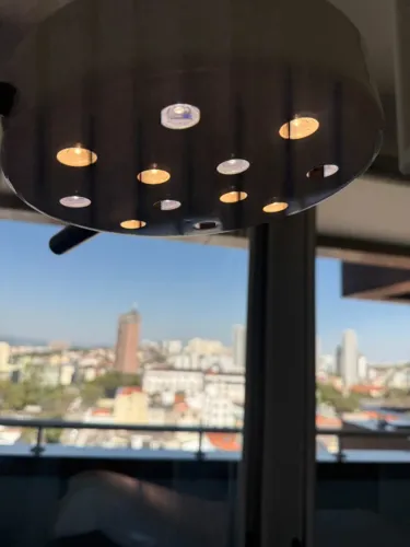 Foco cirúrgico LED duplo de teto 38 mil lux branco e amarelo 100% ok clínica consultorio