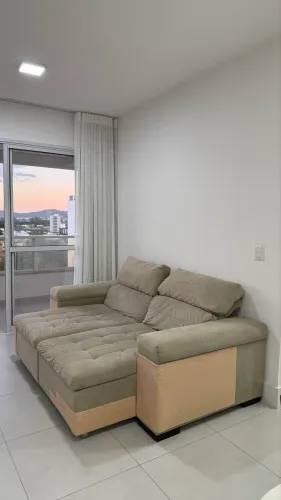 Sofá Retrátil Suede (cor bege)