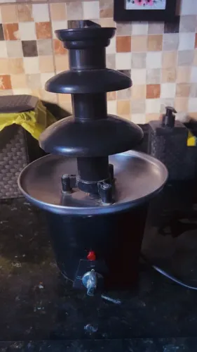 Cascata de chocolate em otimo