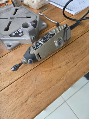 Mini retifica Dremel 