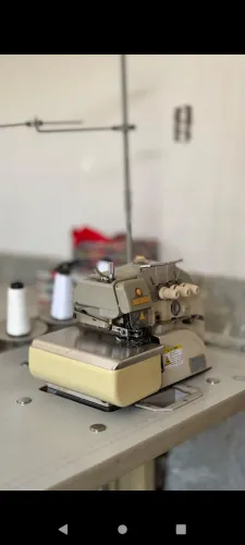 Máquina de costura overloque industrial