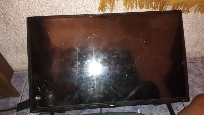 Duas TV pra retirada de peças