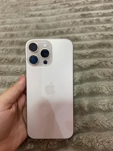 iPhone 16 pro max gold 256G gold sem marcas de uso única dona.