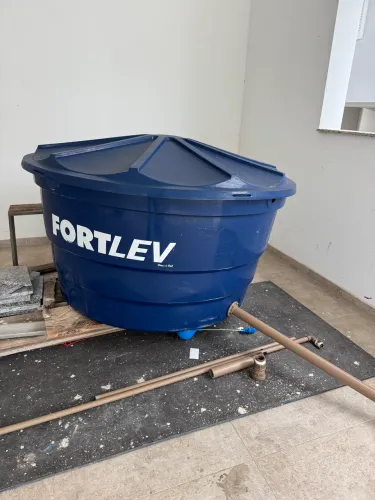 VENDE CAIXA D?ÁGUA 1000l
