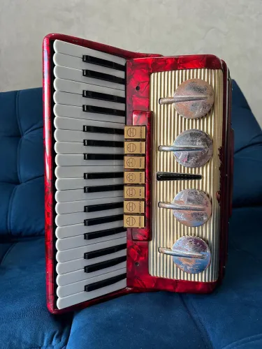 Acordeon Sanfona italiana Scandalli 80 baixos