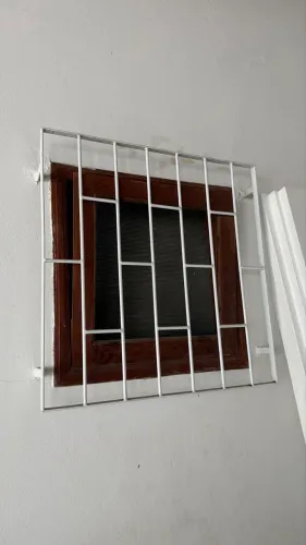 Grade de ferro janela 76x75