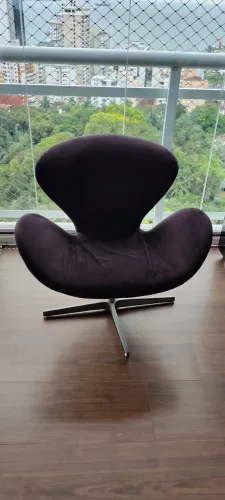Poltrona Swan preta