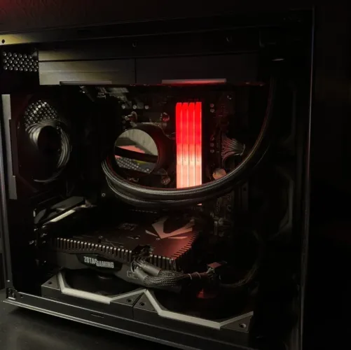 PC GAMER POTENTE