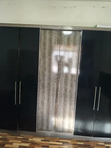 Guarda roupa casal 6 portas