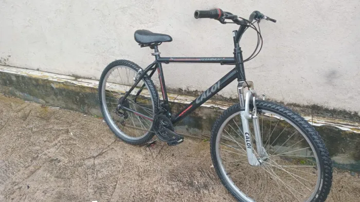 Bicicleta caloi em aluminio aro 26 impecável posso levar com taxa